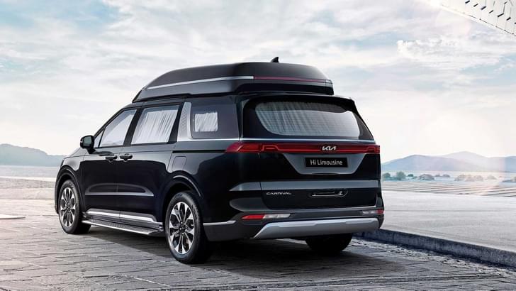 Kia Carnival Rear View